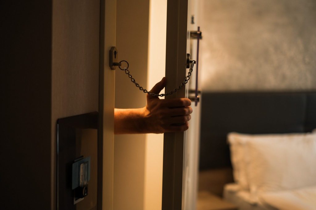 come proteggere la casa in vacanza